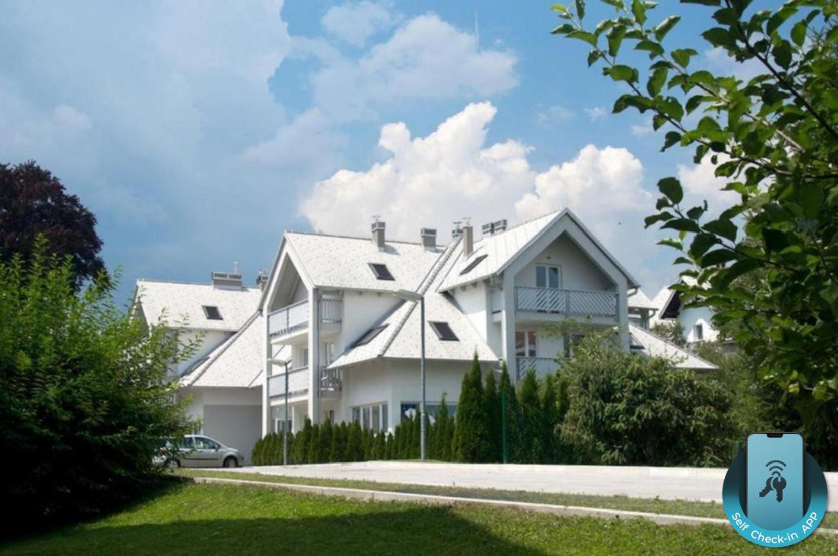 Marvellous Face Apartment Bled Exterior photo